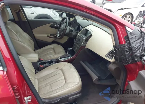 2014 Buick Verano Leather Group z USA, uszkodzony, nr VIN 1G4PS5SK9E4139821